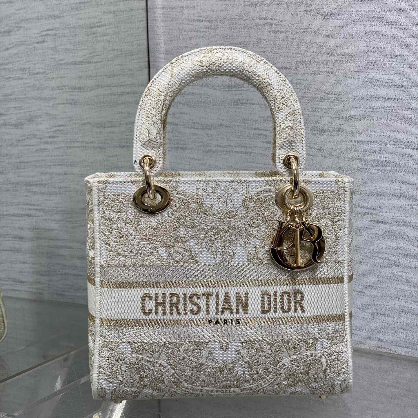 Dior Medium Lady D-lite Bag - DesignerGu