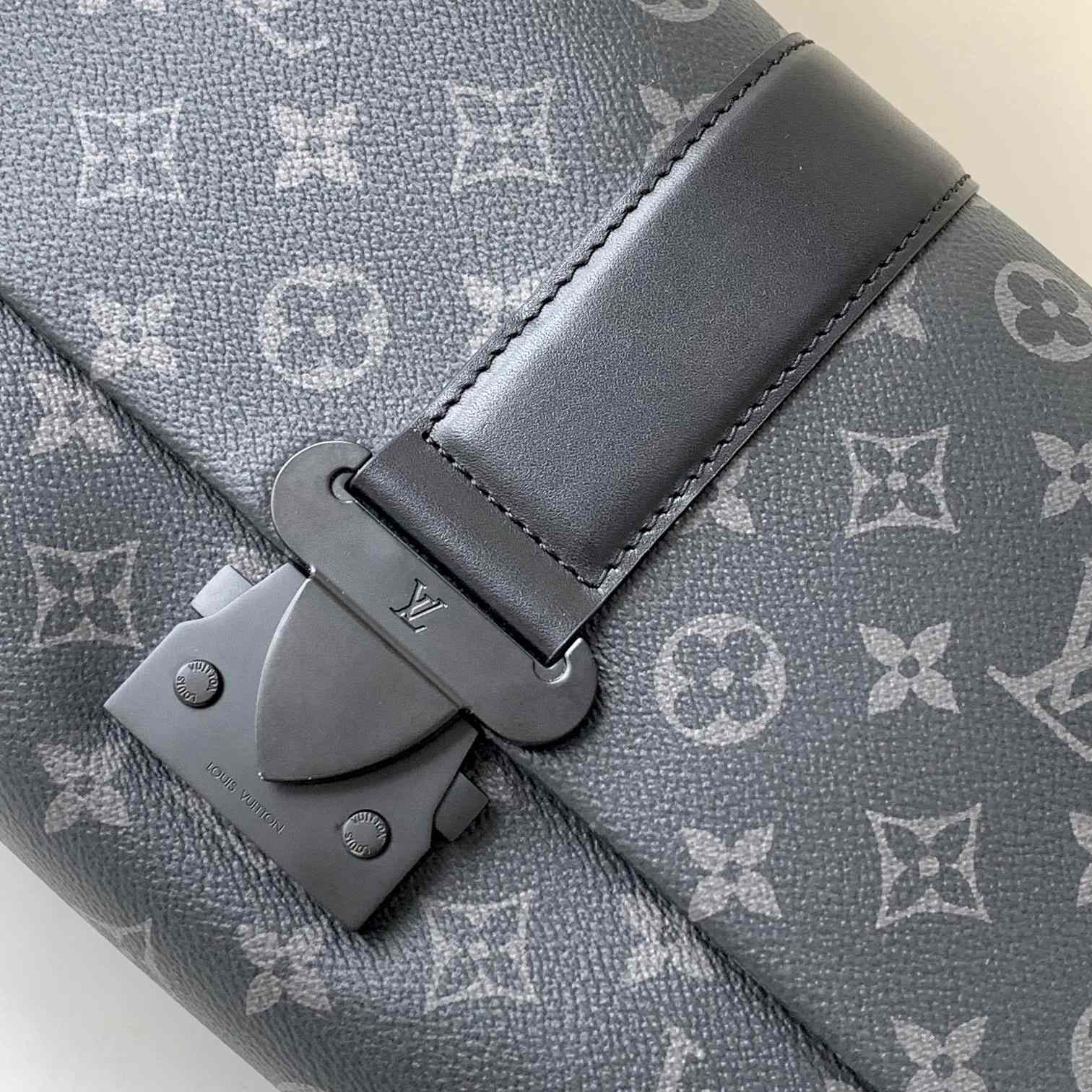 Louis Vuitton S-Cape Messenger   M46794 - DesignerGu