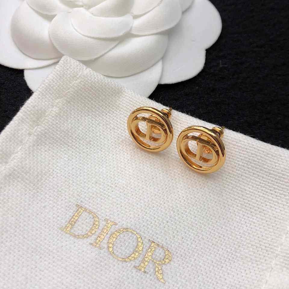 Dior 30 Montaigne Stud Earrings - DesignerGu