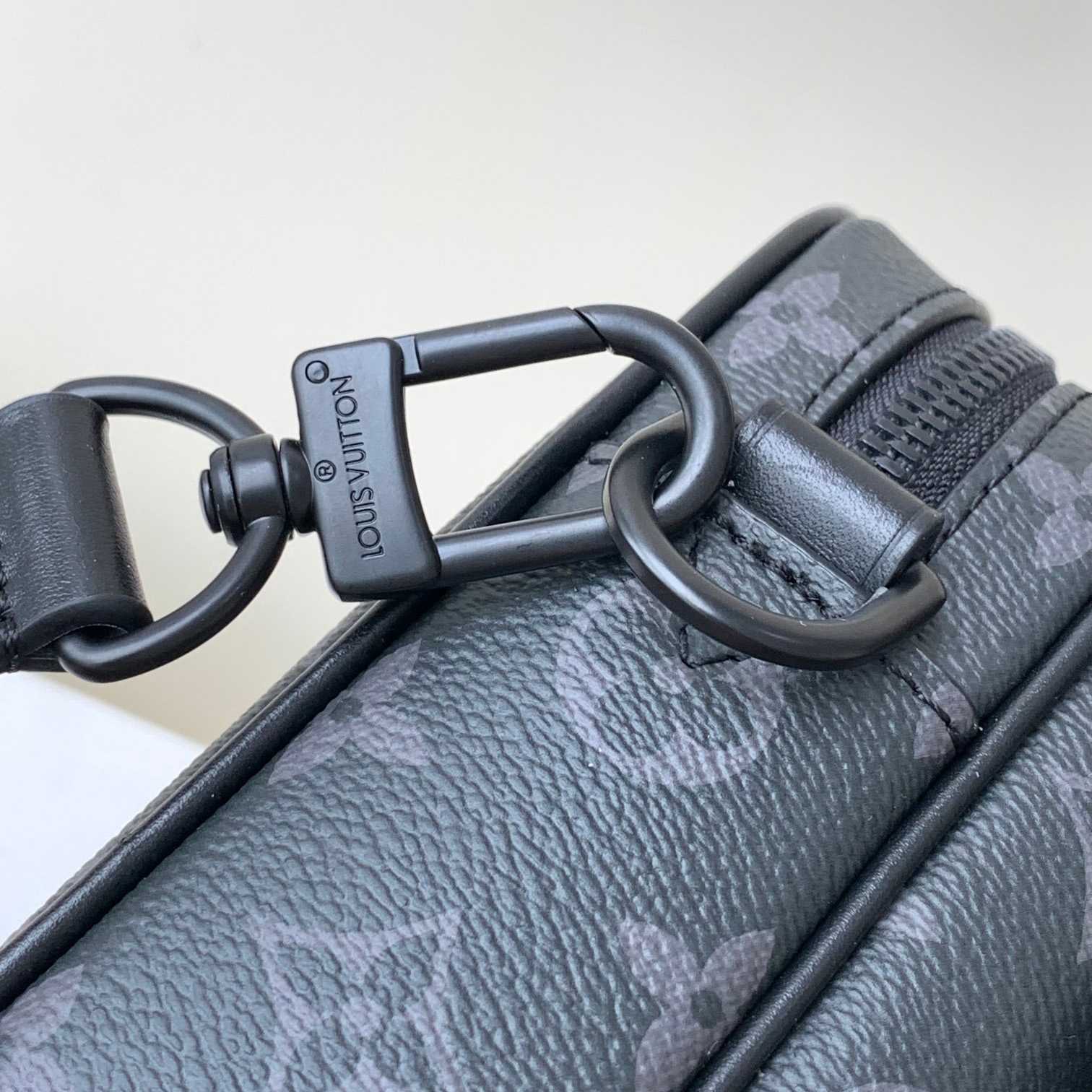 Louis Vuitton Steamer Messenger   M46795 - DesignerGu