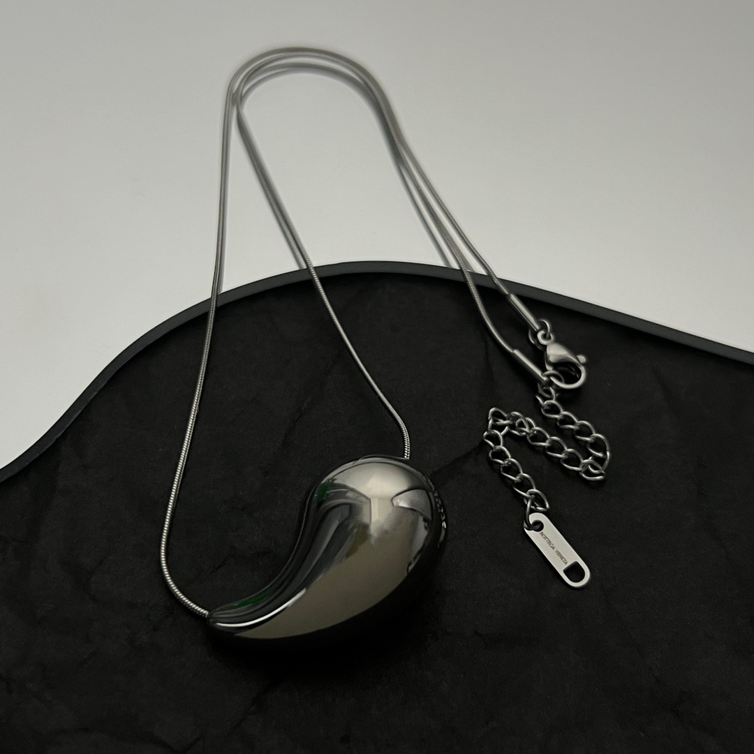 Bottega Veneta Drop Pendant Necklace - DesignerGu