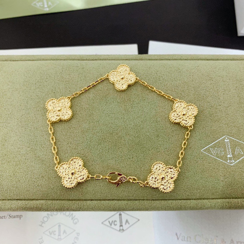 Van Cleef & Arpels Vintage Alhambra Bracelet - DesignerGu