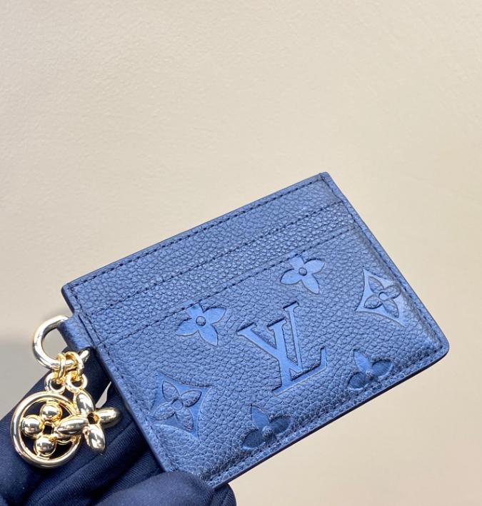 LV Charms Card Holder 10.2 x 7.3 x 0.3cm - DesignerGu