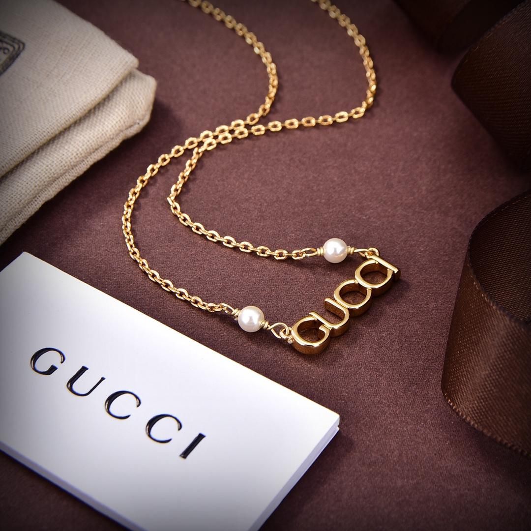 Gucci Letter Single Necklace - DesignerGu