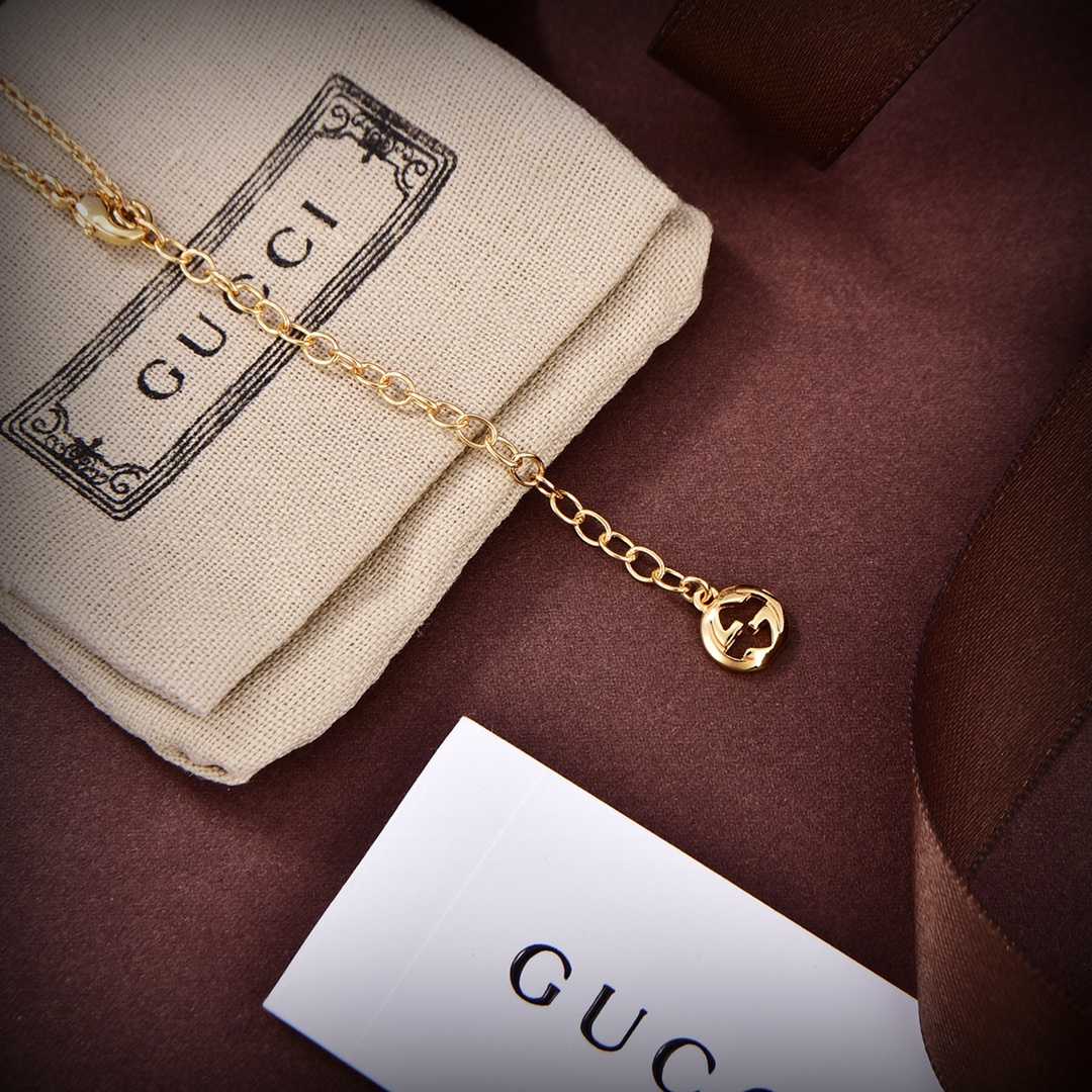 Gucci Letter Single Necklace - DesignerGu