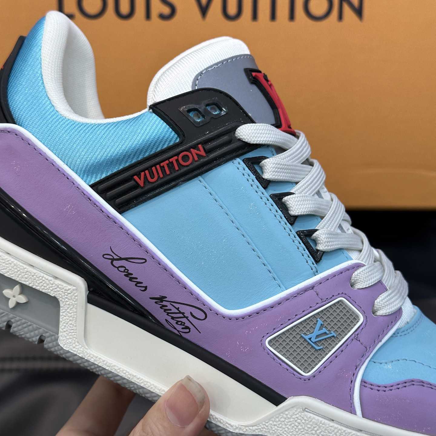 Louis Vuitton LV Trainer Sneaker           1ACEGH - DesignerGu