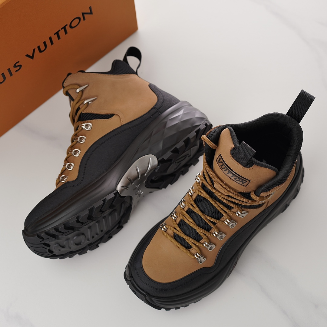 Louis Vuitton LV Discovery Ankle Boot   - DesignerGu