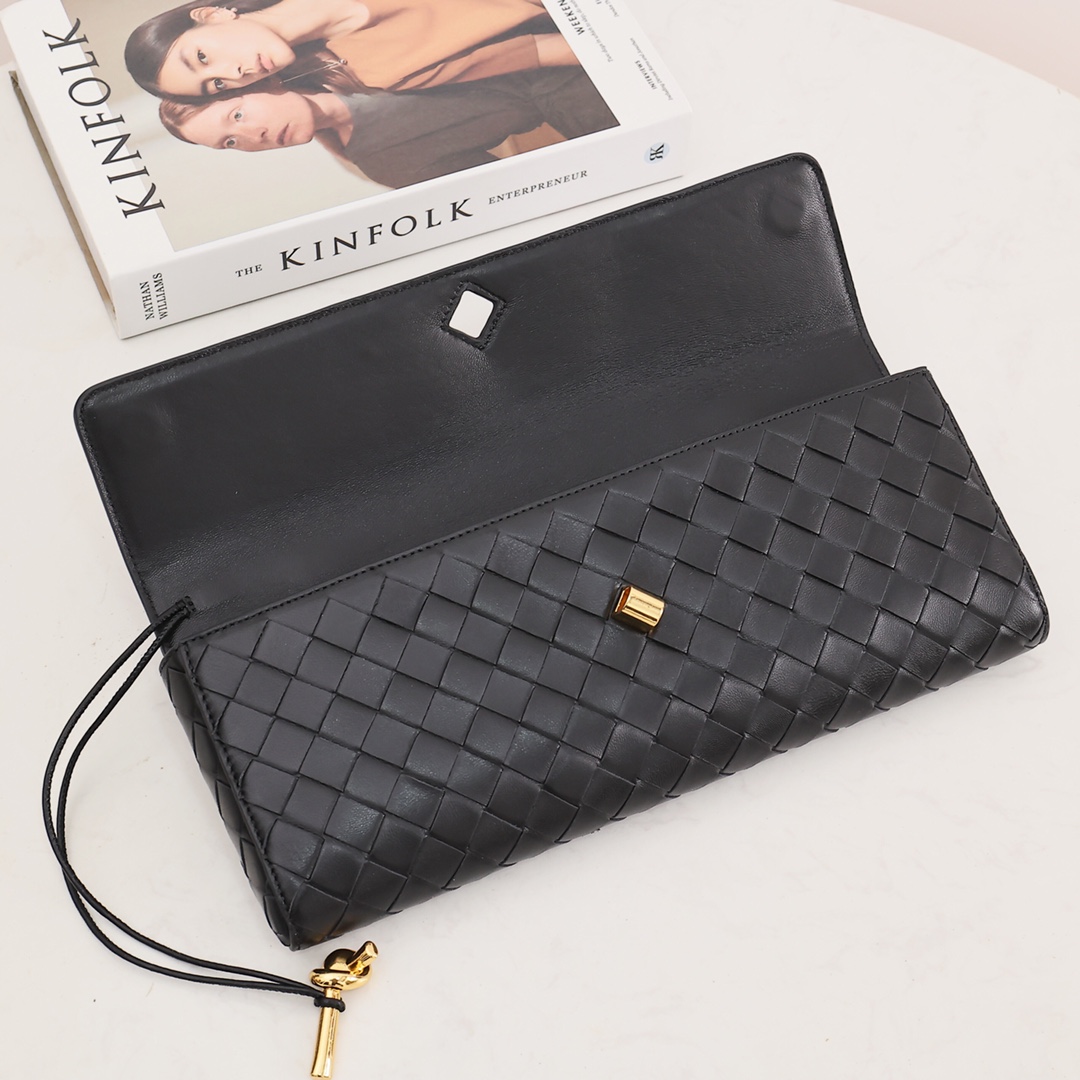 Bottega Veneta Long Clutch Andiamo With Handle - DesignerGu