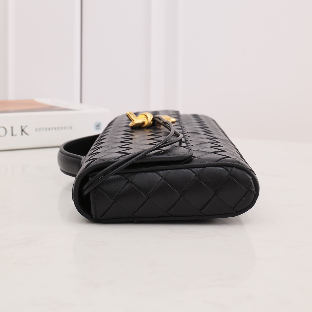 Bottega Veneta Long Clutch Andiamo With Handle - DesignerGu