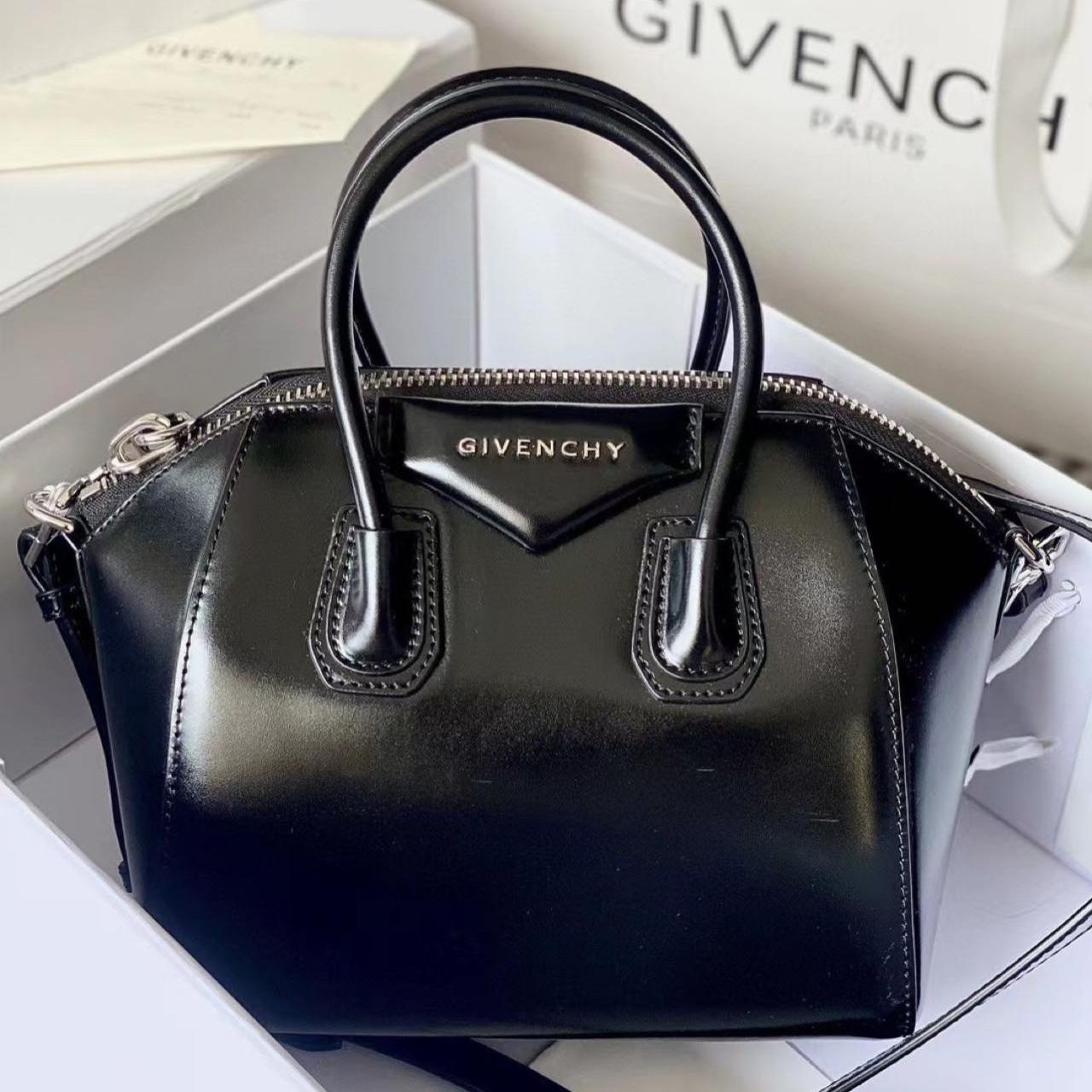 Givenchy Antigona Tote  22-27-13cm - DesignerGu