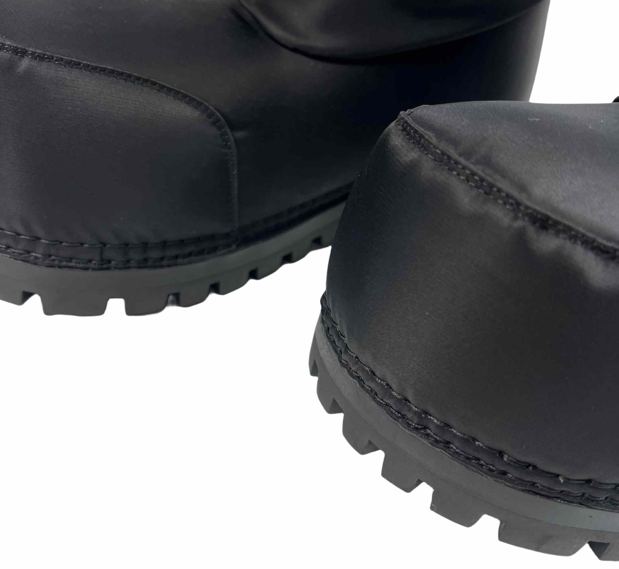 Balenciaga Alaska Low Boot In Black Nylon - DesignerGu