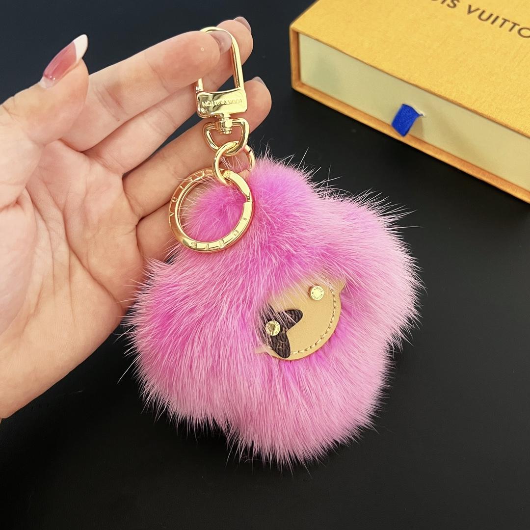 Louis Vuitto Vivienne Fur Key Holder   M01447 - DesignerGu