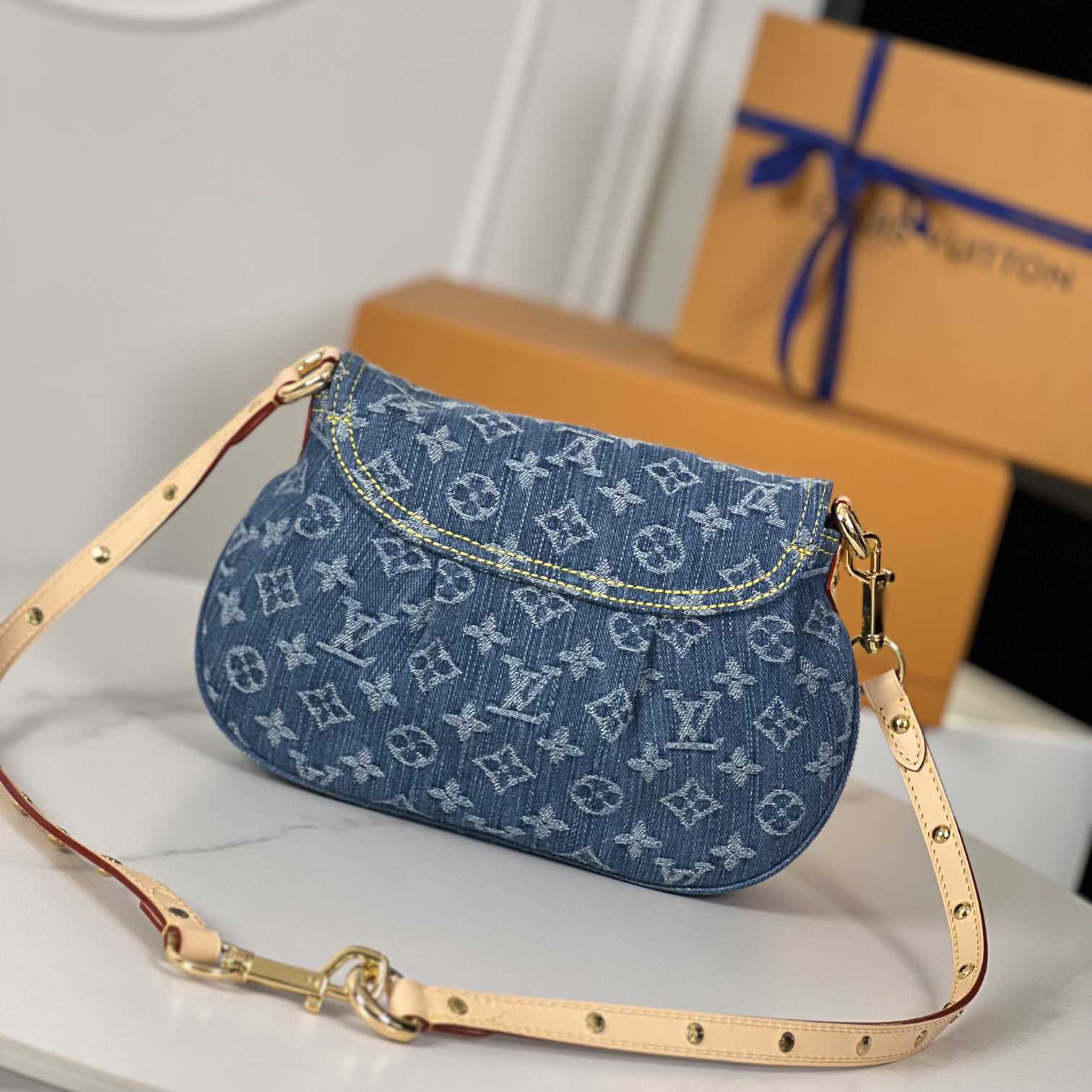 Louis Vuitton Sunset    M46829 - DesignerGu