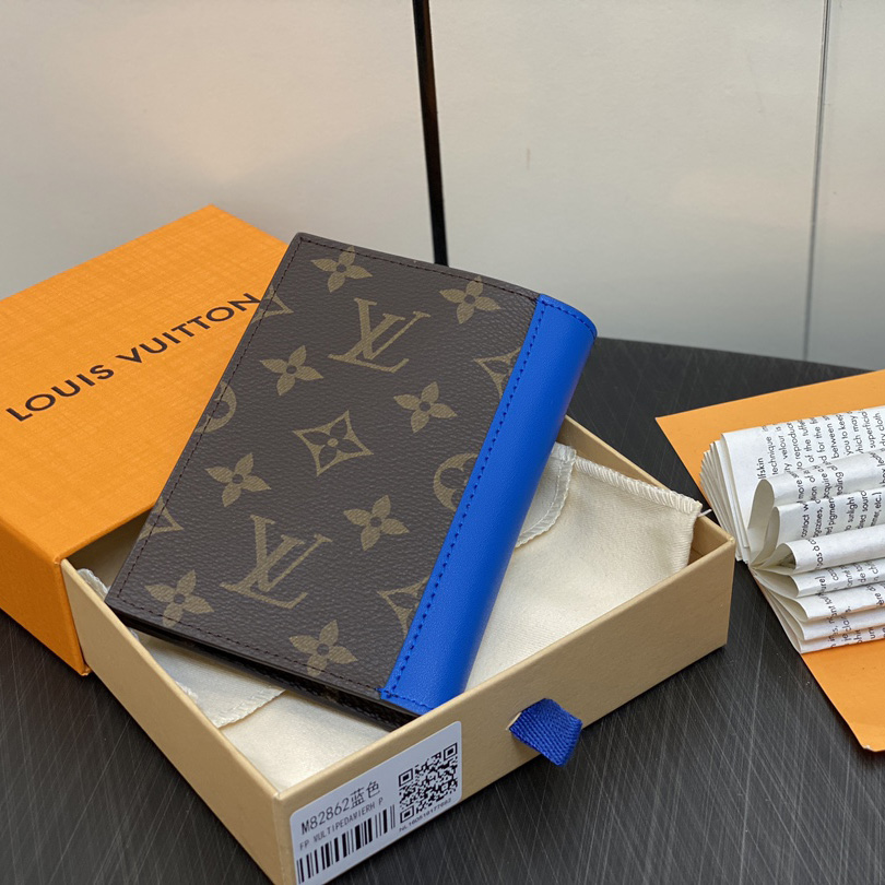 Louis Vuitton Passport Cover   M82865 - DesignerGu