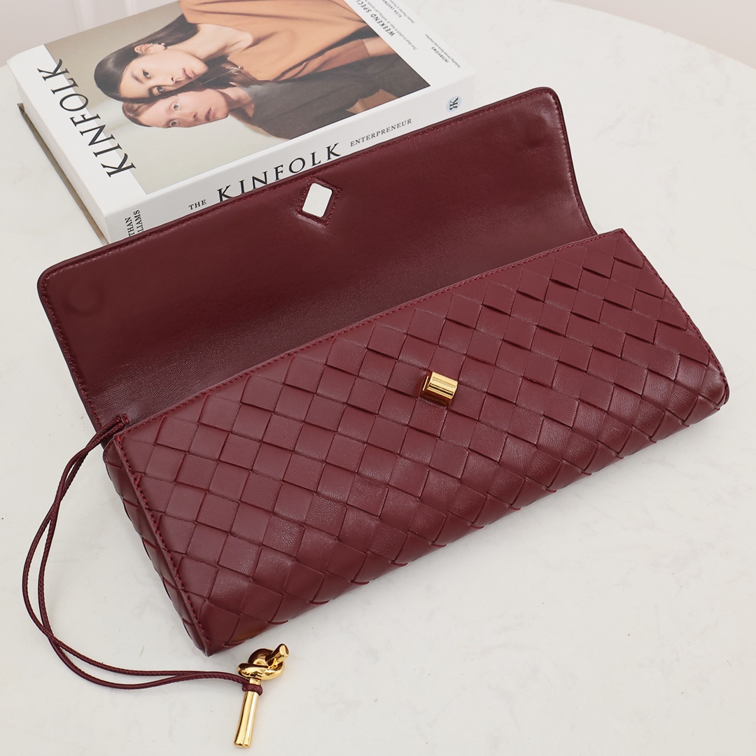 Bottega Veneta Long Clutch Andiamo With Handle - DesignerGu