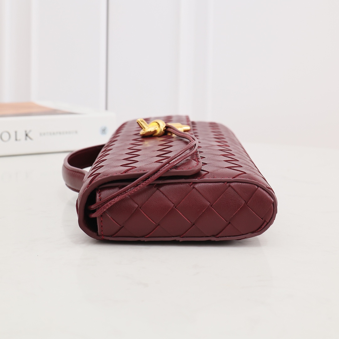 Bottega Veneta Long Clutch Andiamo With Handle - DesignerGu