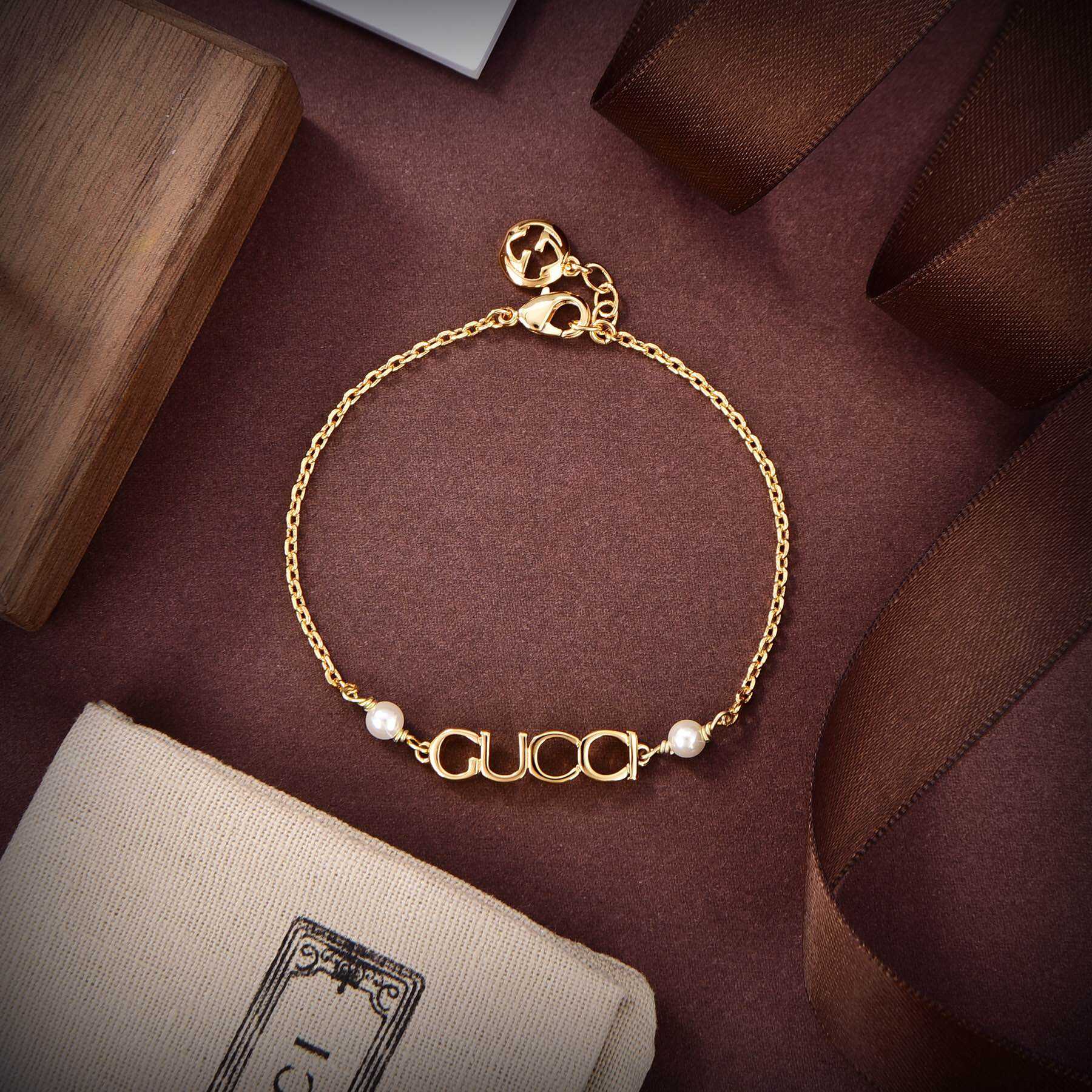 Gucci Letter Single Bracelet  - DesignerGu