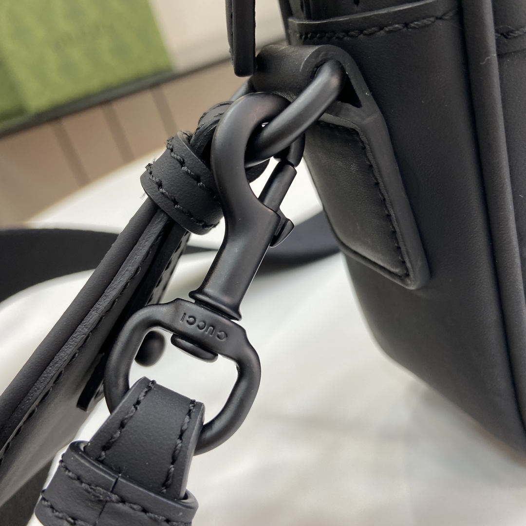 Gucci GG Crossbody Bag - DesignerGu