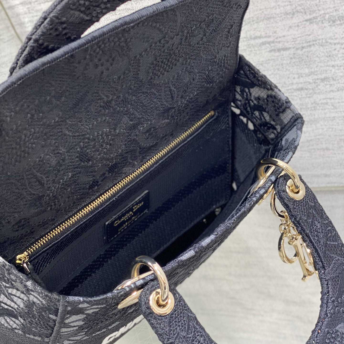 Dior Medium Lady D-Lite Bag - DesignerGu