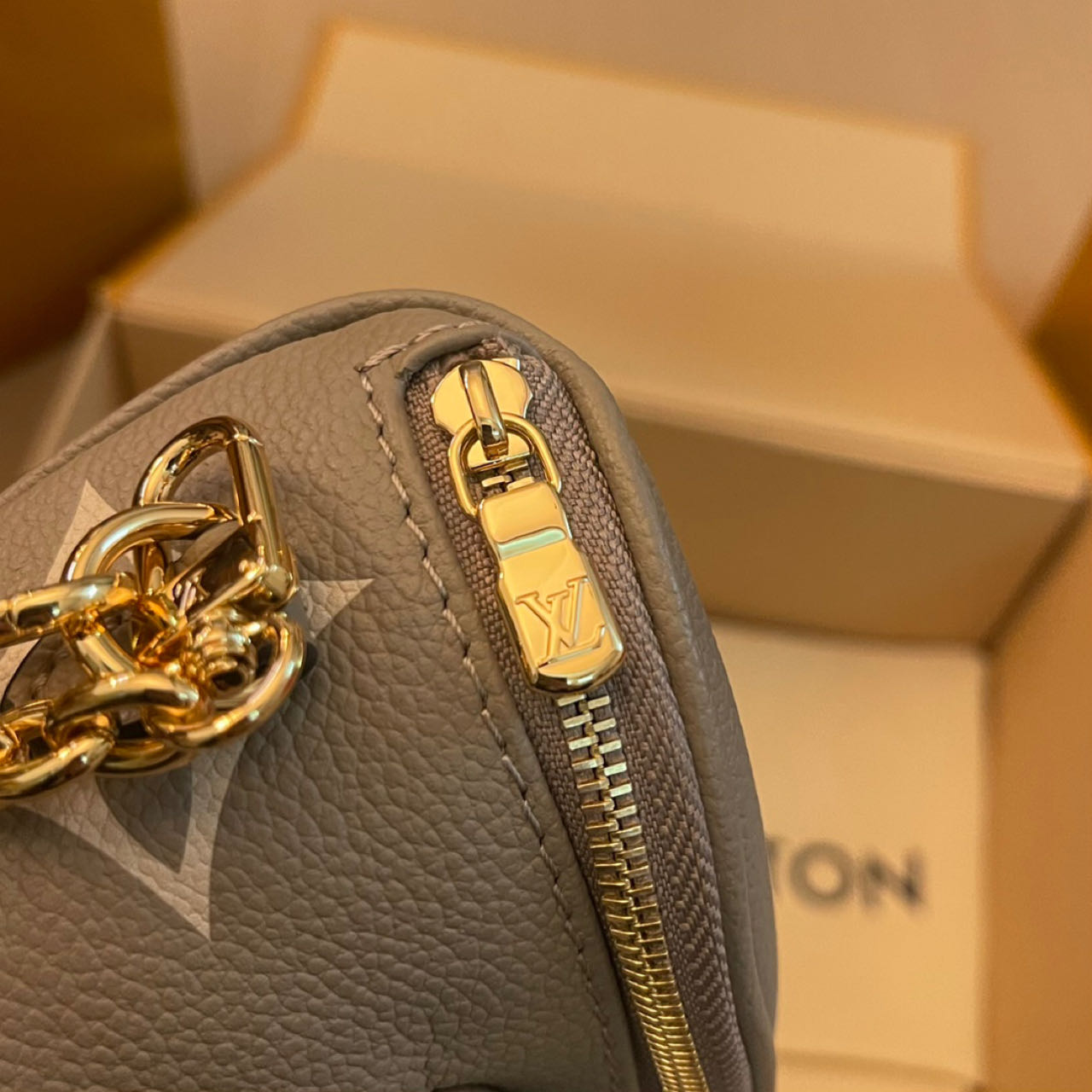 Louis Vuitton Mini Bumbag   M83219 - DesignerGu