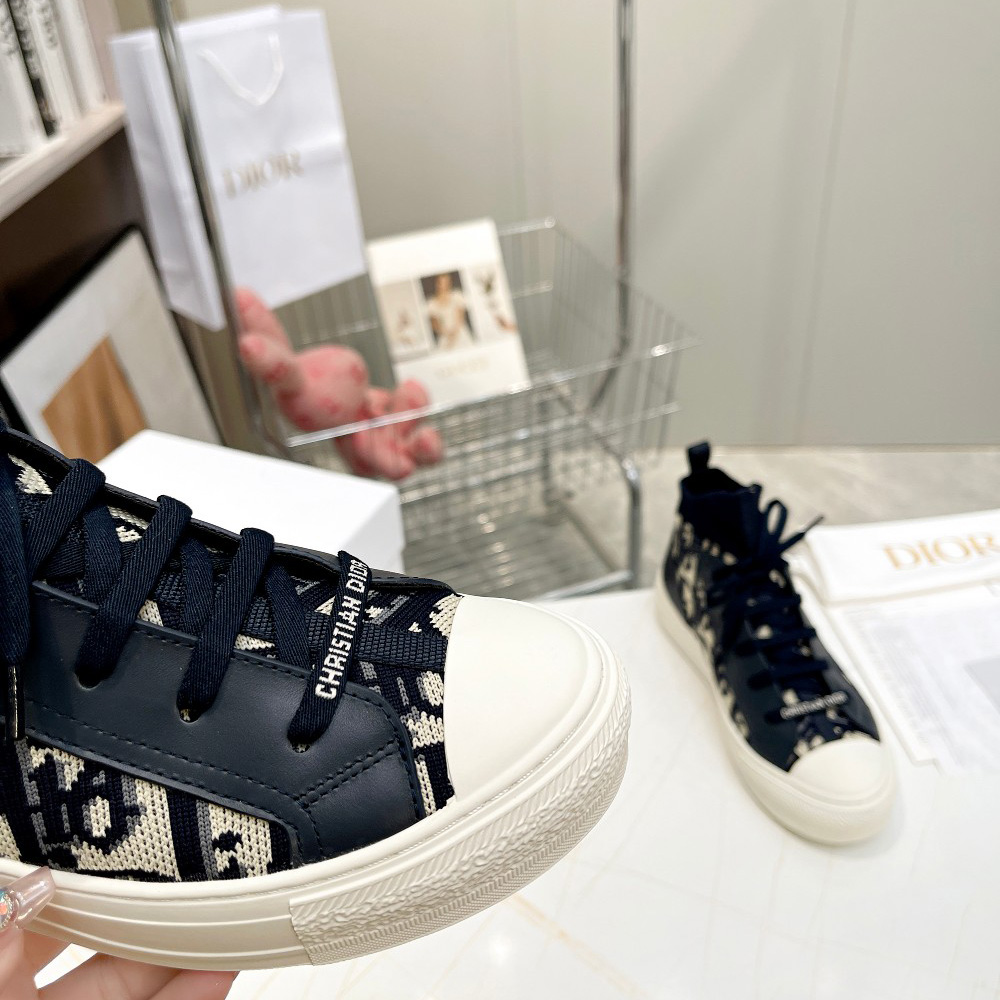 Dior Walk'n'Dior Sneaker - DesignerGu