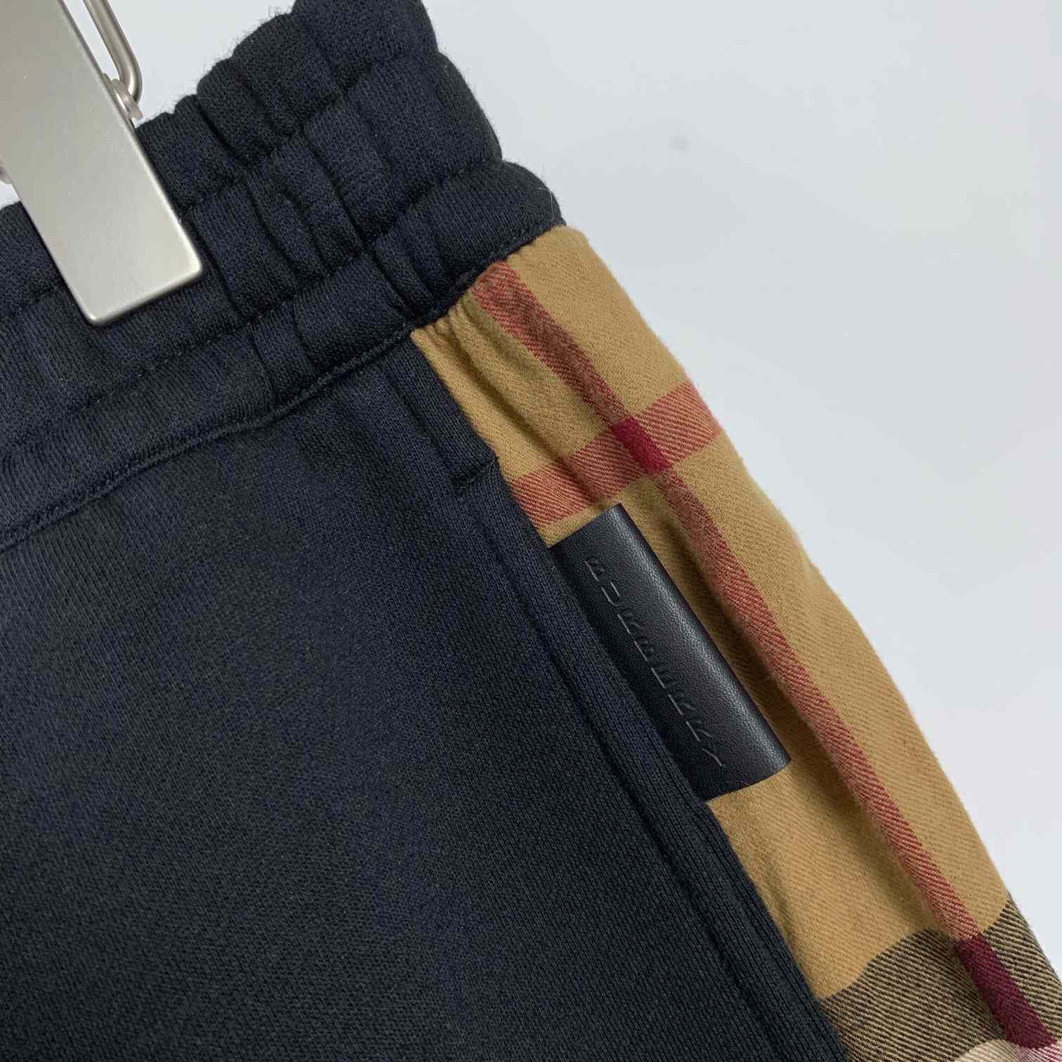 Burberry Check Panel Jogging Trousers In Grey - DesignerGu