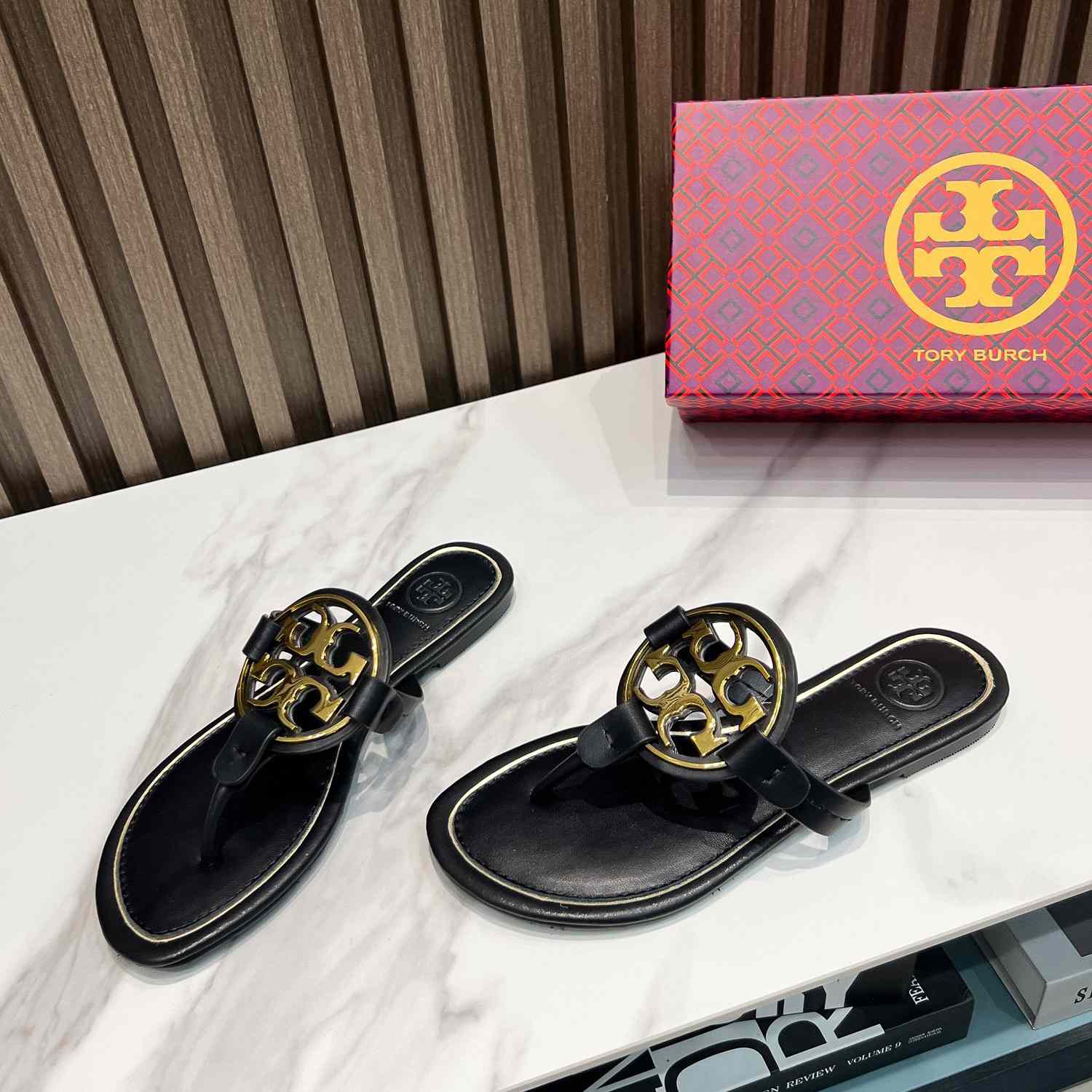 Tory Burch Leather Thong Sandals  - DesignerGu