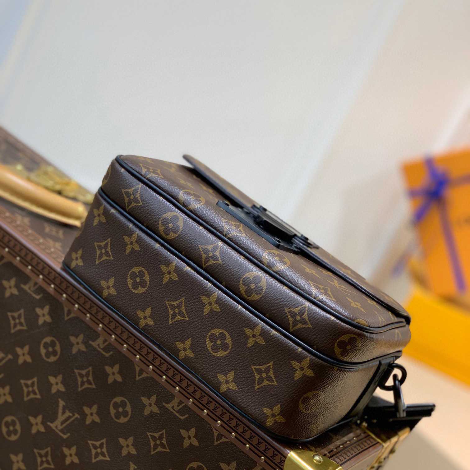 Louis Vuitton S Lock Messenger    M45806 - DesignerGu