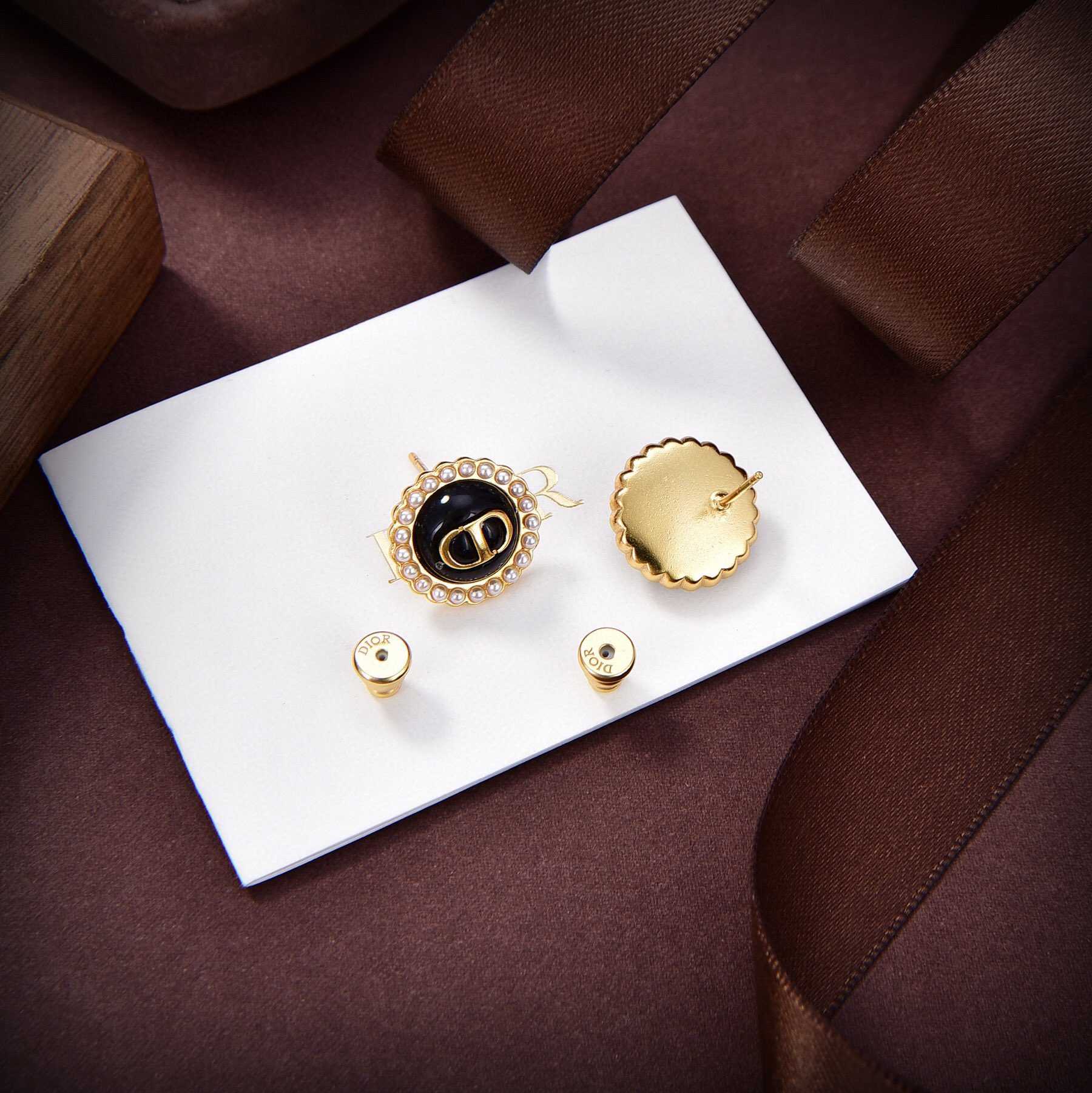 Dior Petit CD Baroque Stud Earrings - DesignerGu