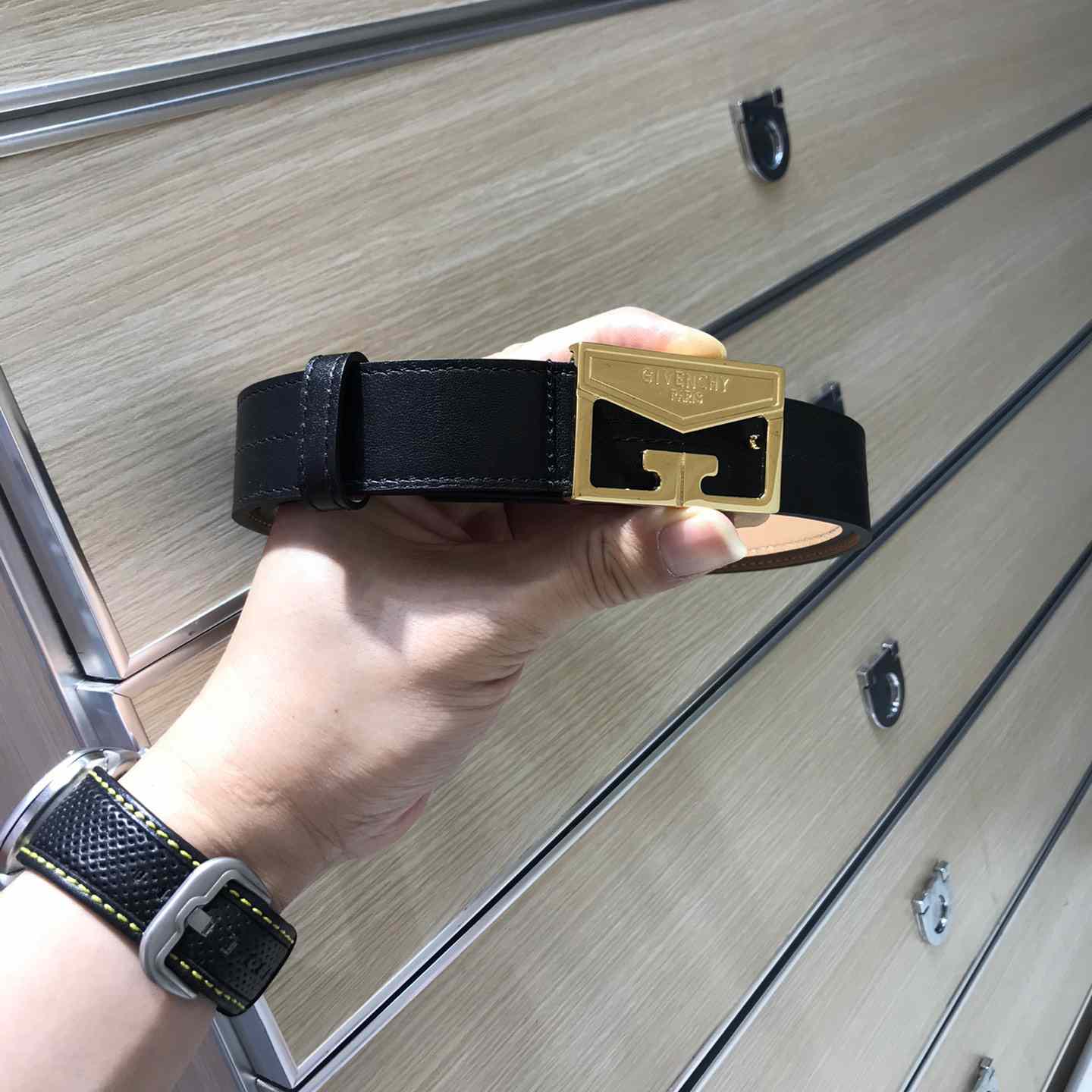 Givenchy  Leather Belt      30mm - DesignerGu