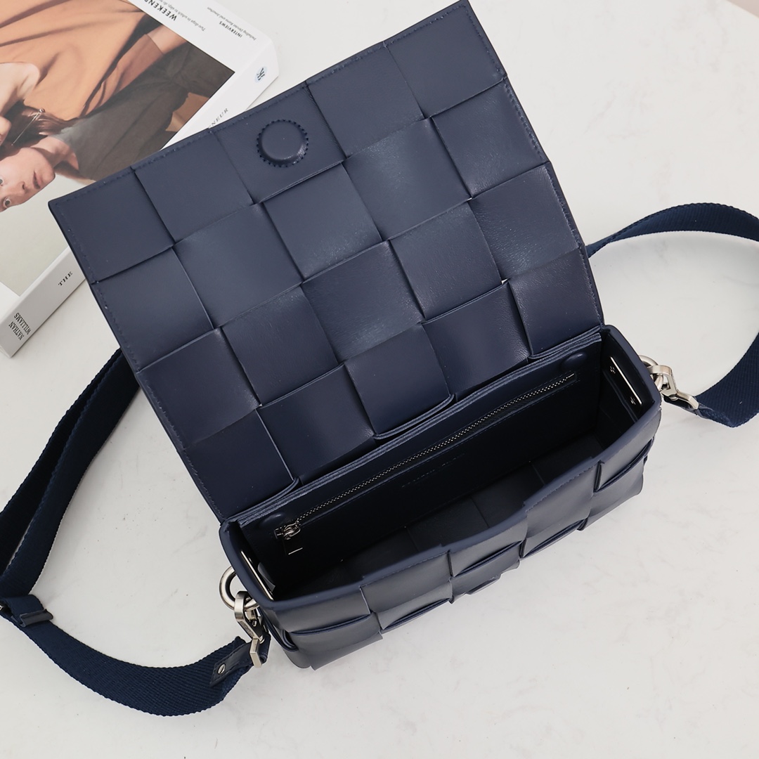 Bottega Veneta Cassette With Versatile Strap - DesignerGu