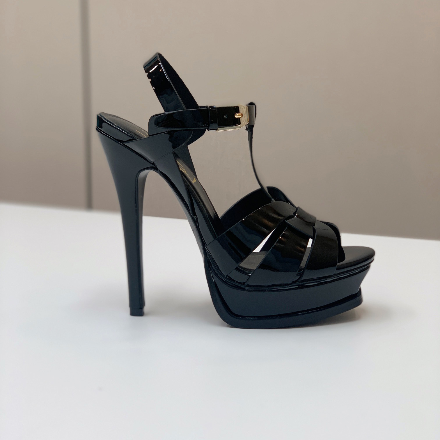 Saint Laurent Tribute Platform Sandals In Patent Leather - DesignerGu