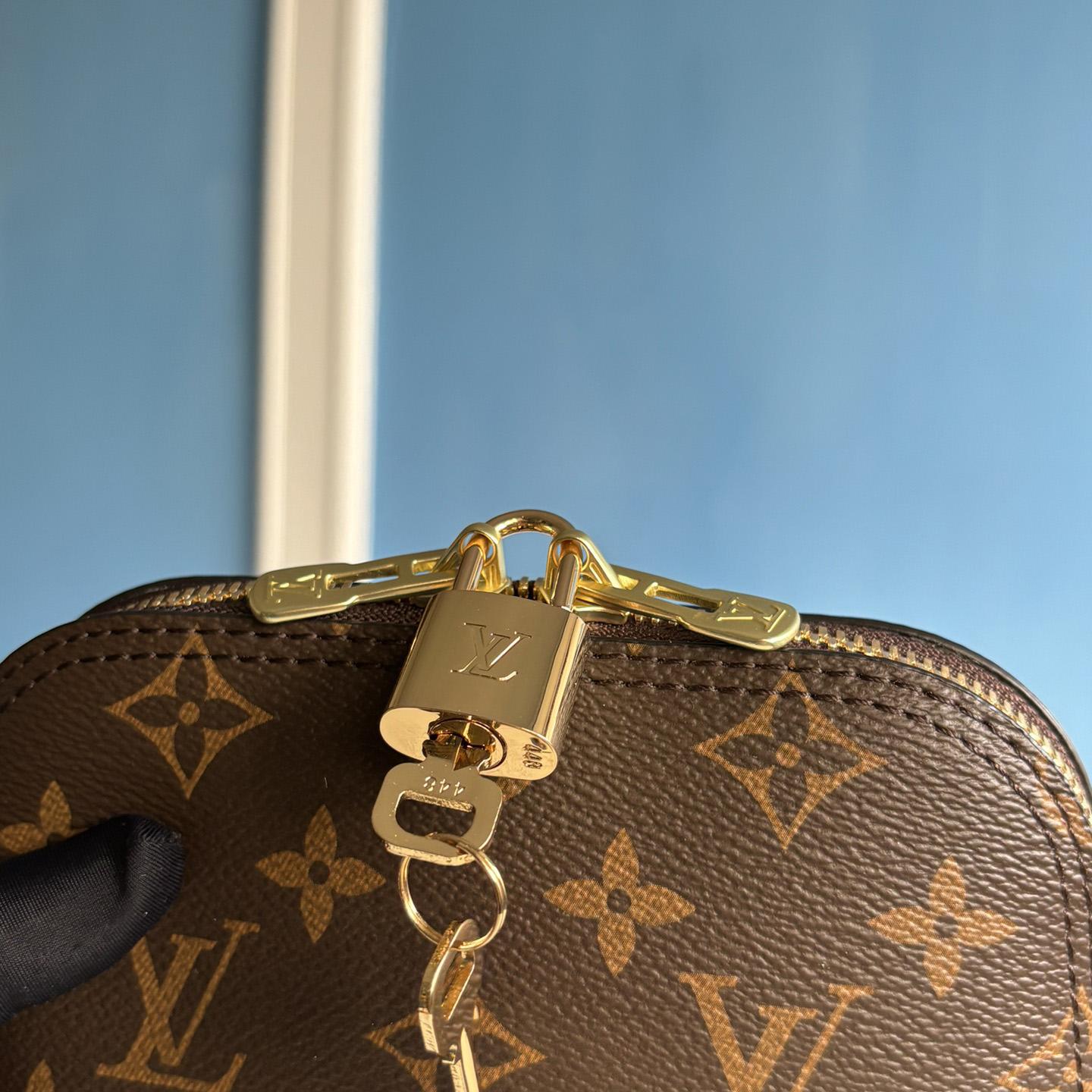 Louis Vuitton Alma Backpack    M47132 - DesignerGu