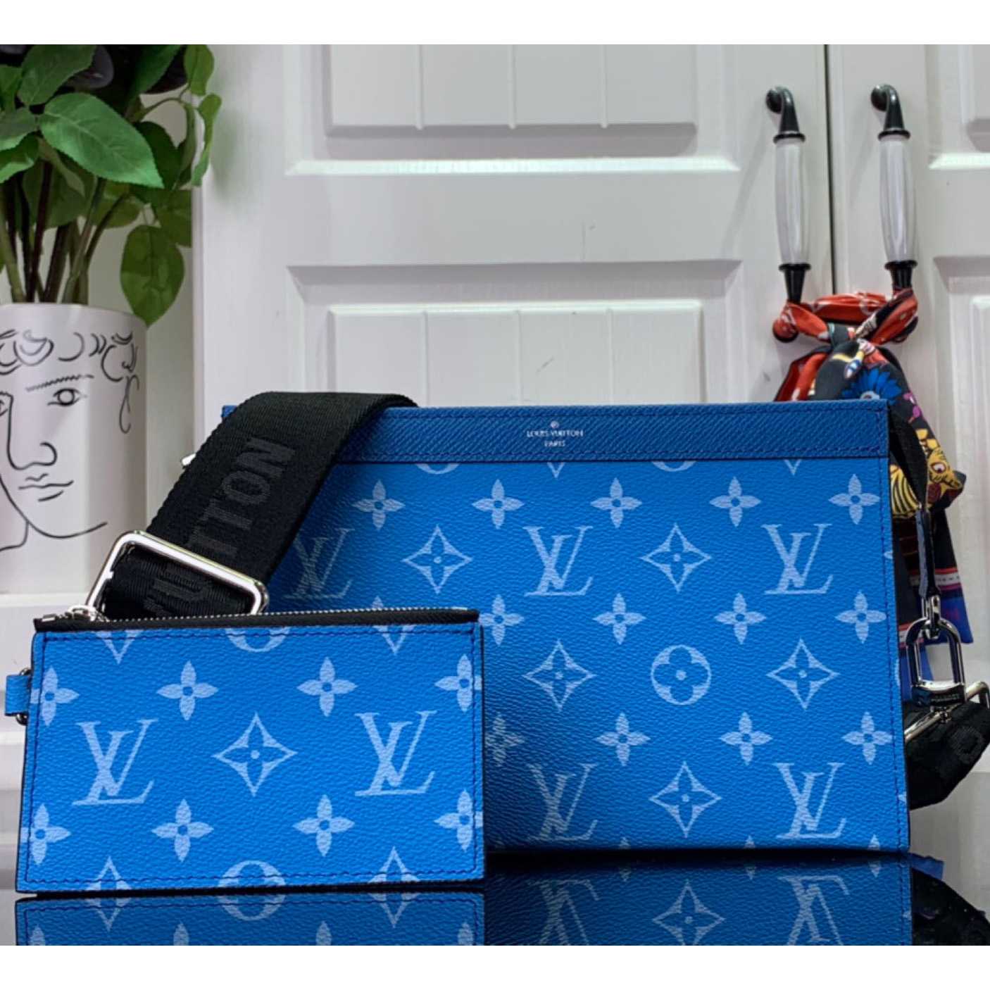 Louis Vuitton Gaston Wearable Wallet   M83099 - DesignerGu