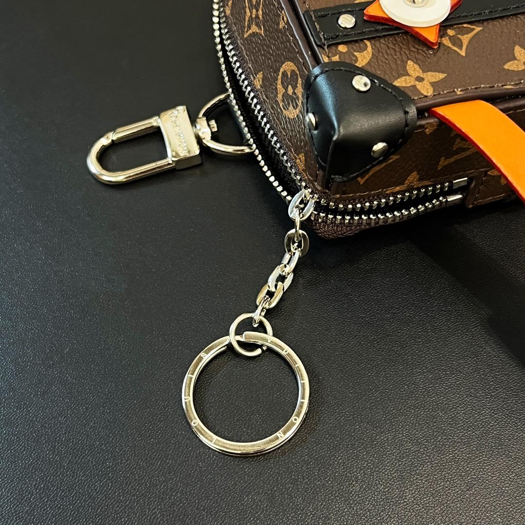 Louis Vuitton Mister Trunk Key Holder and Bag Charm   M01201 - DesignerGu