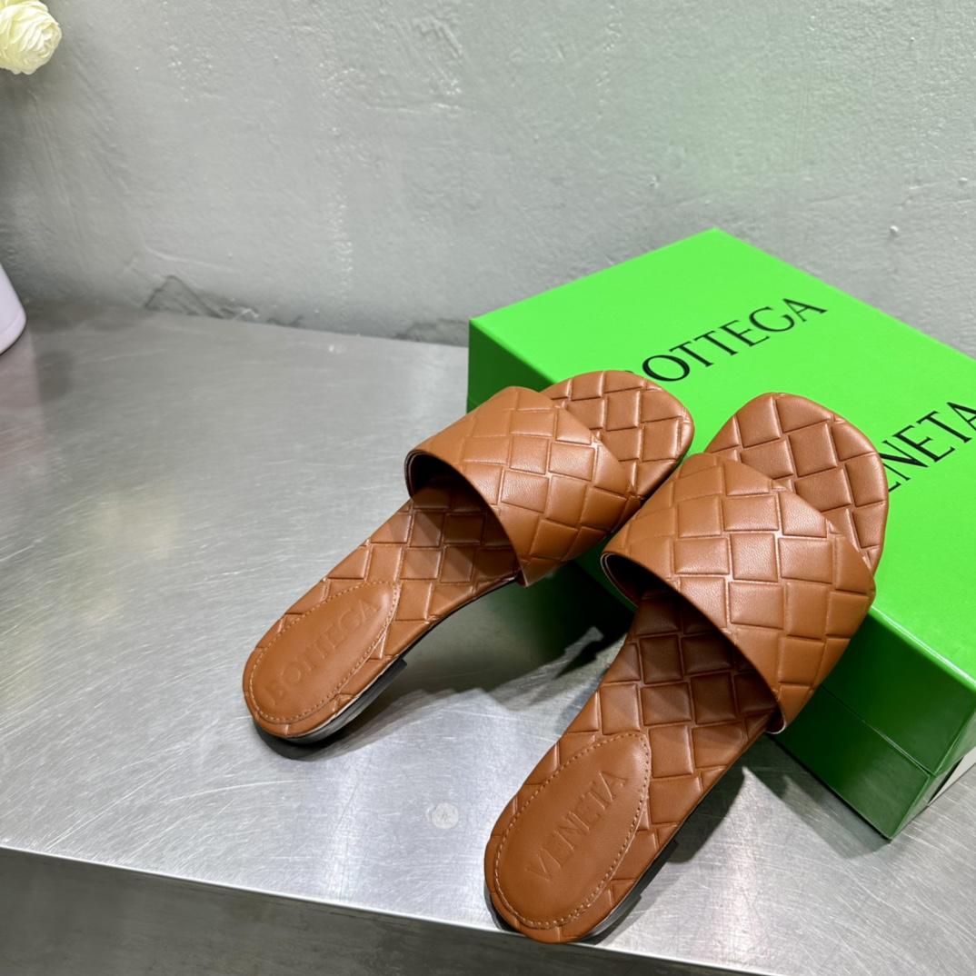 Bottega Veneta Amy Flat Mule - DesignerGu