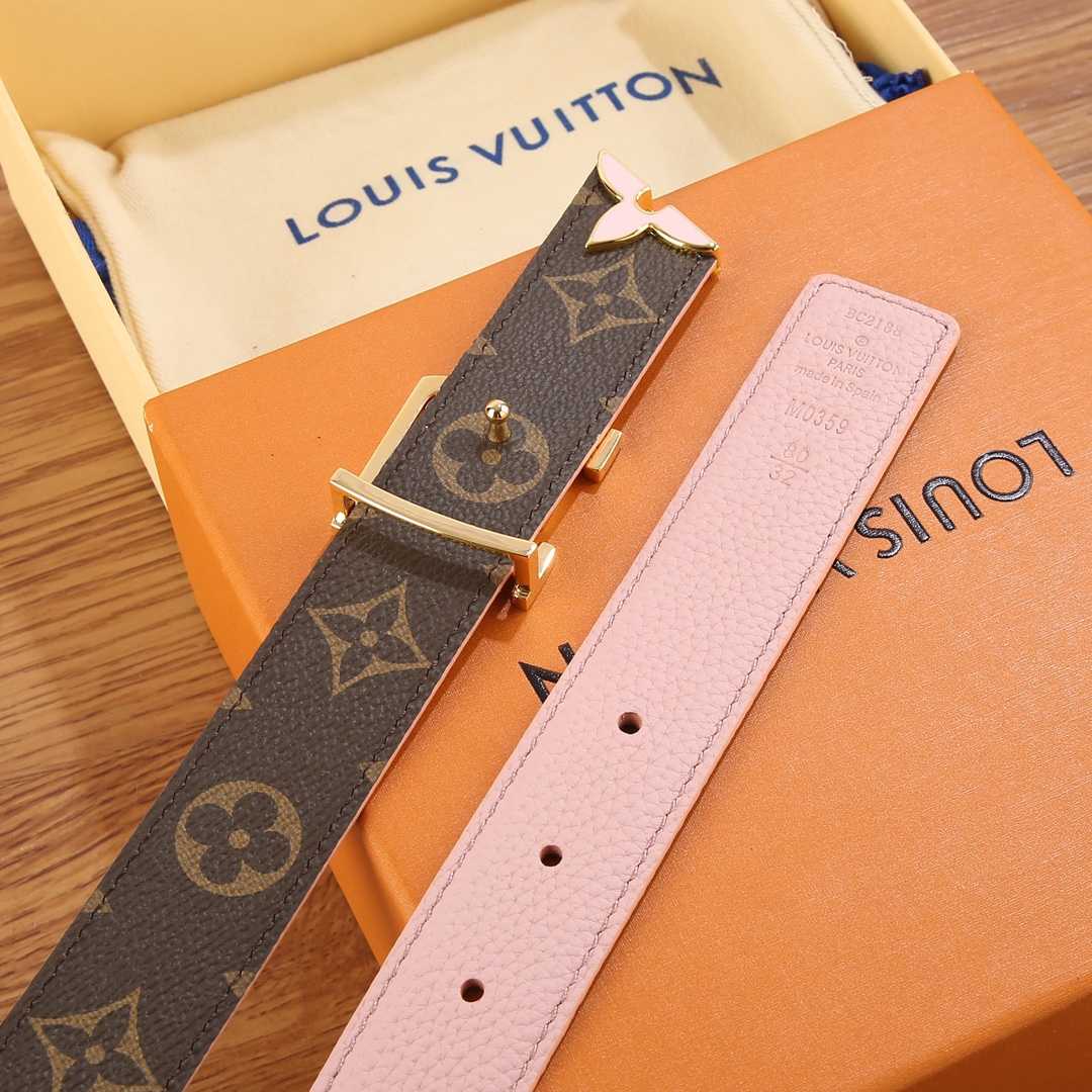 Louis Vuitton Pretty LV Enamel 30mm Reversible Belt   M8231U - DesignerGu