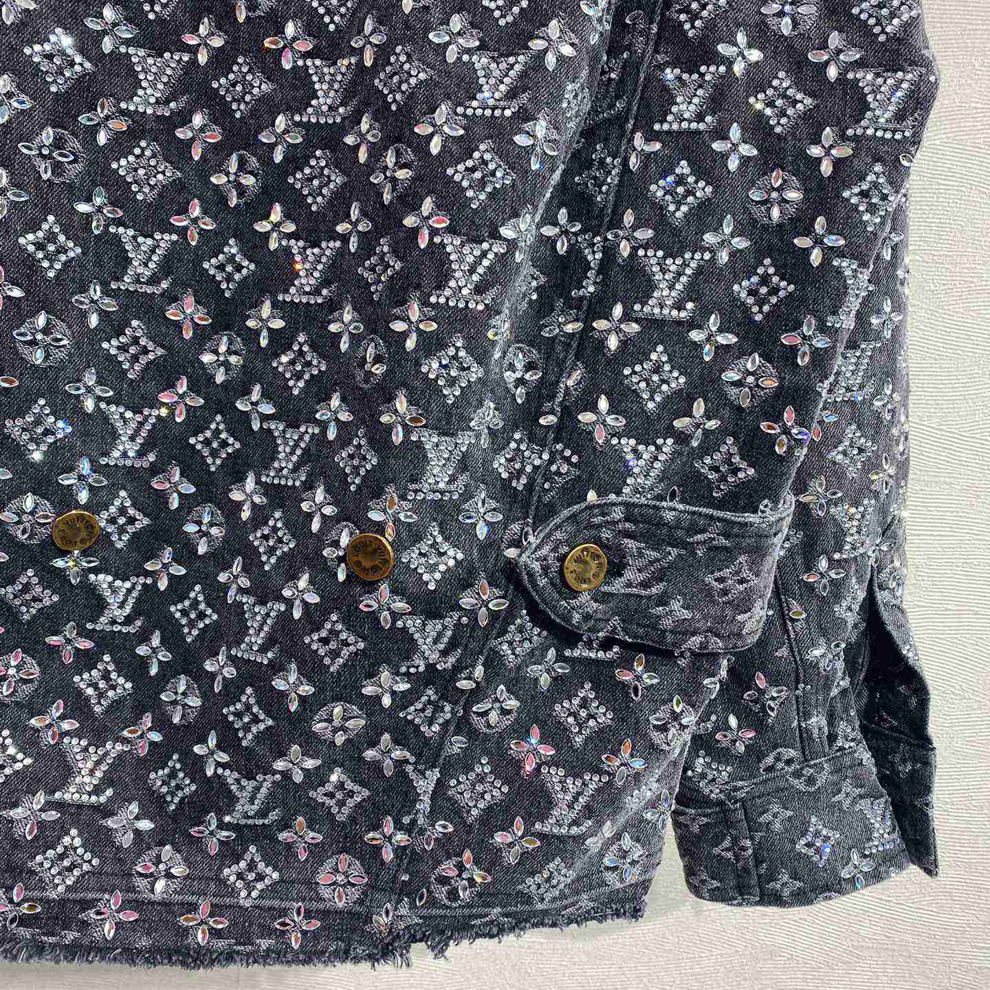 Louis Vuitton Embroidered Monogram Denim Overshirt    1ABY8X - DesignerGu