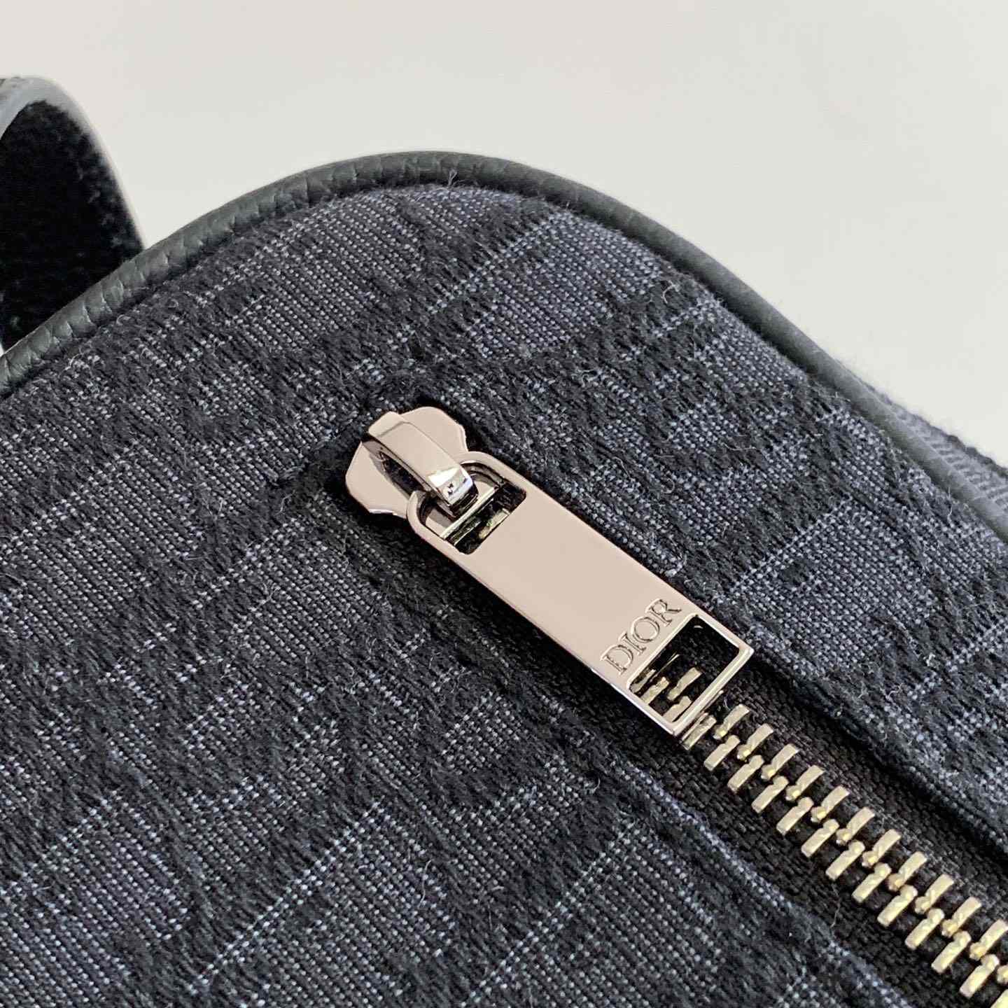 Dior Toiletry Bag - DesignerGu