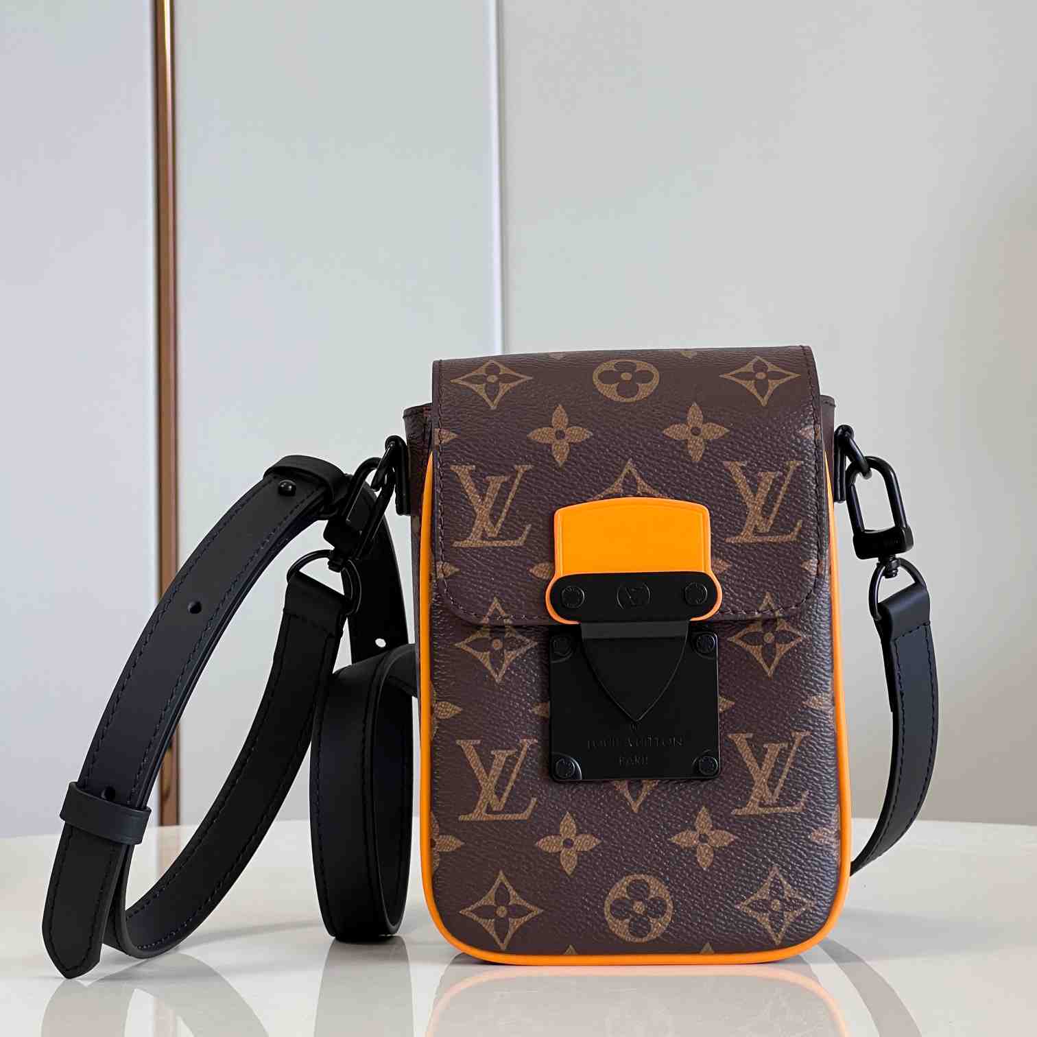 Louis Vuitton S-Lock Vertical Wearable Wallet    M82535 - DesignerGu