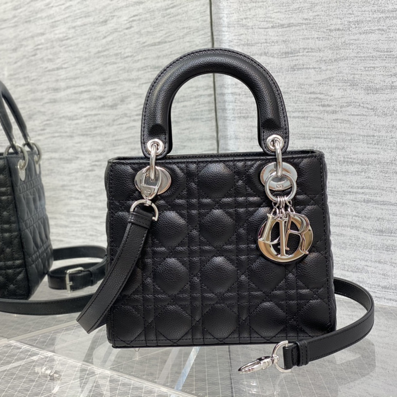 Dior Lady Dior Bag  20cm - DesignerGu