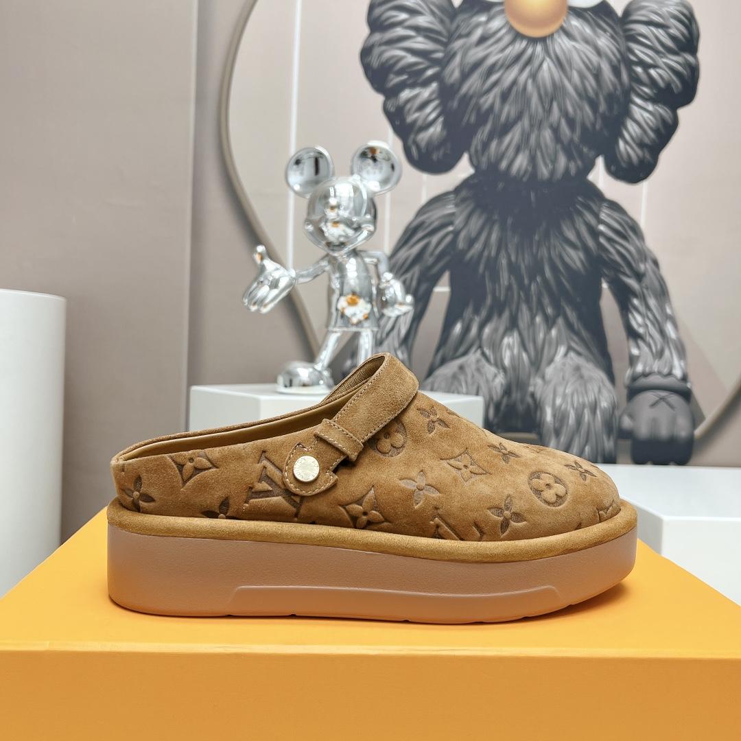 Louis Vuitton Aspen Platform Clog          1ACHWJ - DesignerGu