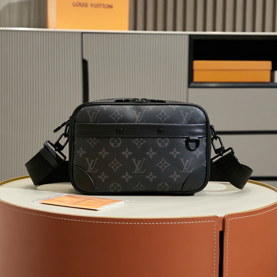 Louis Vuitton Alpha Messenger  M46955 - DesignerGu