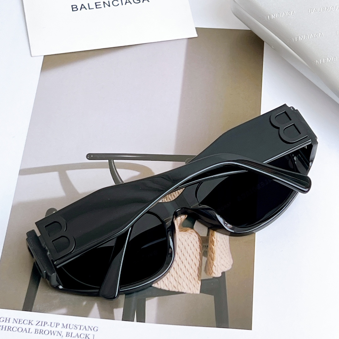 Balenciaga Bossy Round AF Sunglasses In Black  BB0324 - DesignerGu