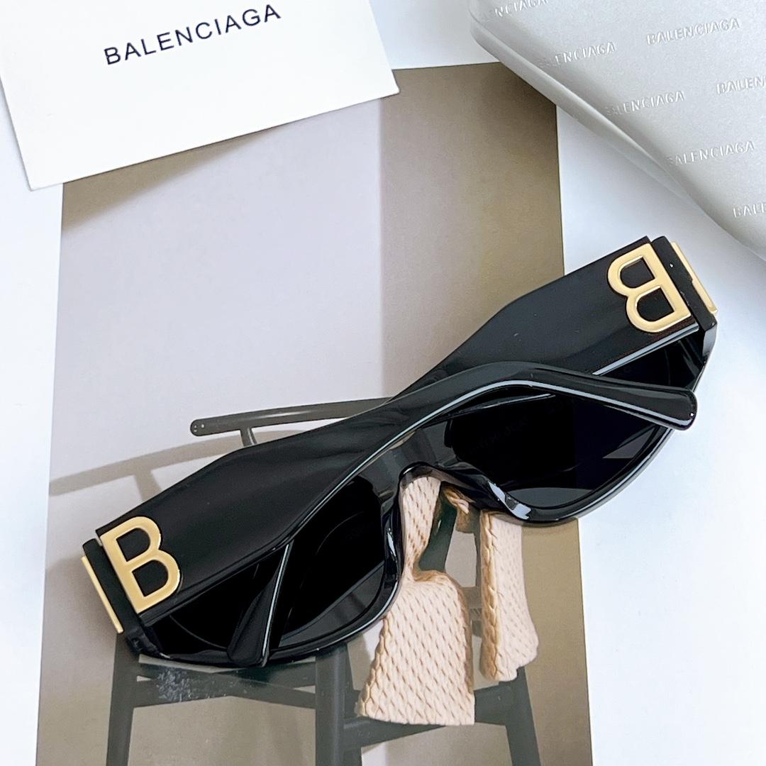 Balenciaga Bossy Round AF Sunglasses In Black - DesignerGu