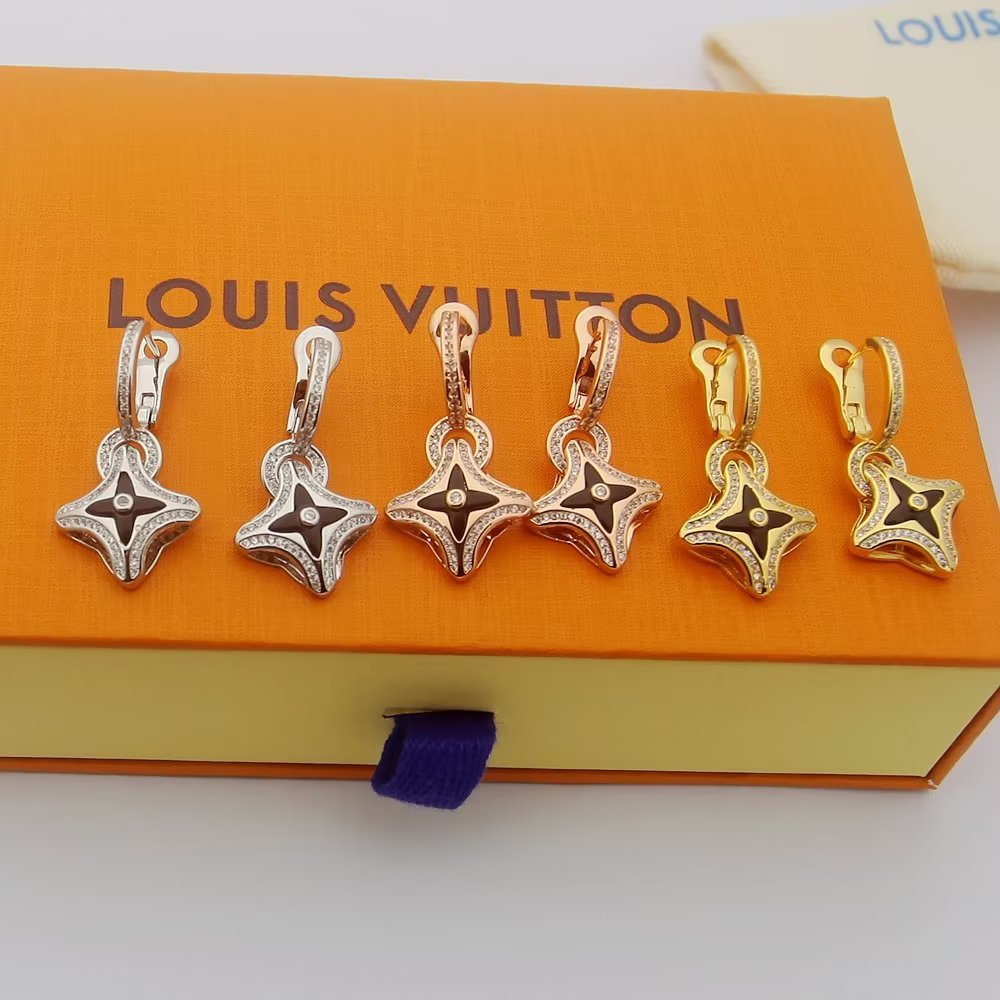 Louis Vuitton Ever Blossom Earrings - DesignerGu