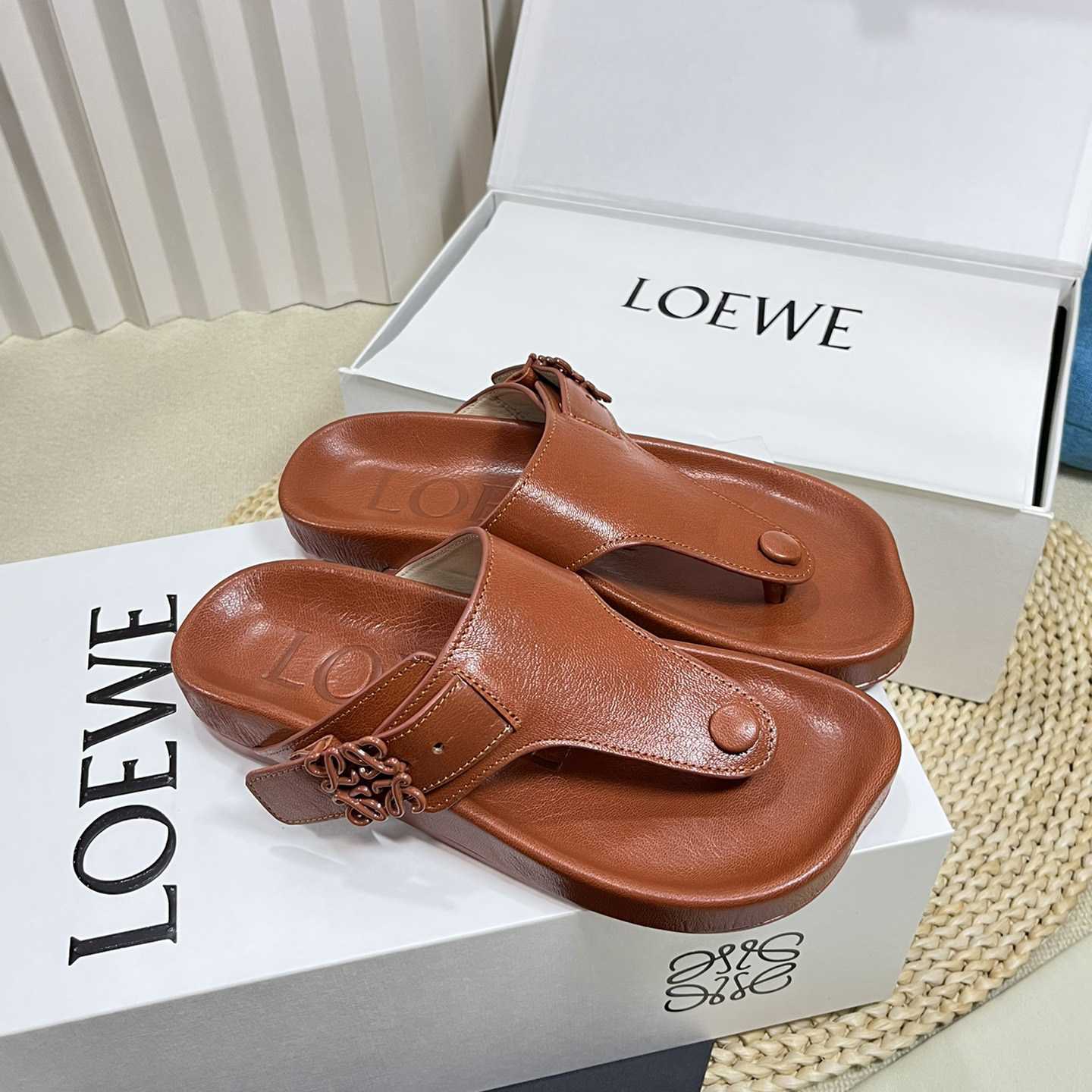 Loewe Anagram Ease Sandal In Kidskin - DesignerGu