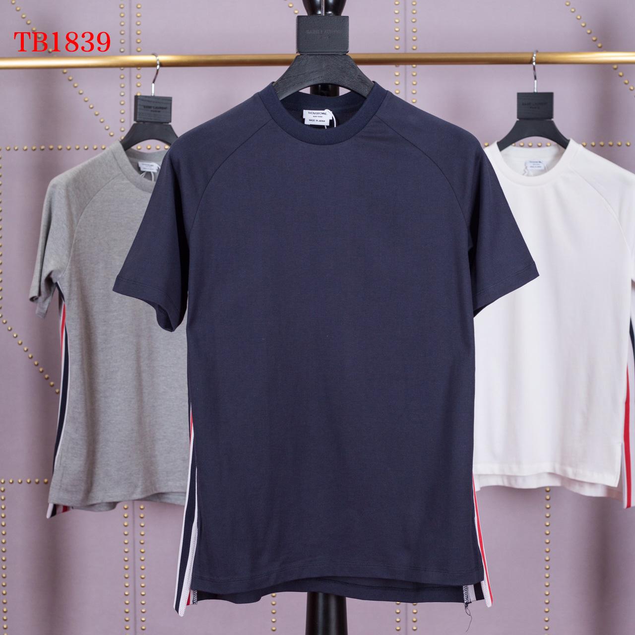 Thom Browne Interlock Rwb Stripe T-shirt   TB1839 - DesignerGu