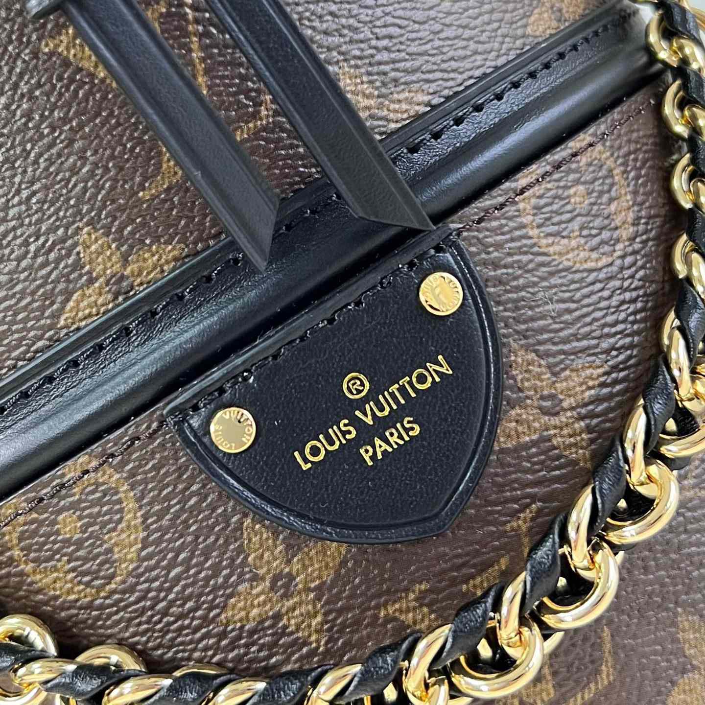 Louis Vuitton Canoé   M83480 - DesignerGu