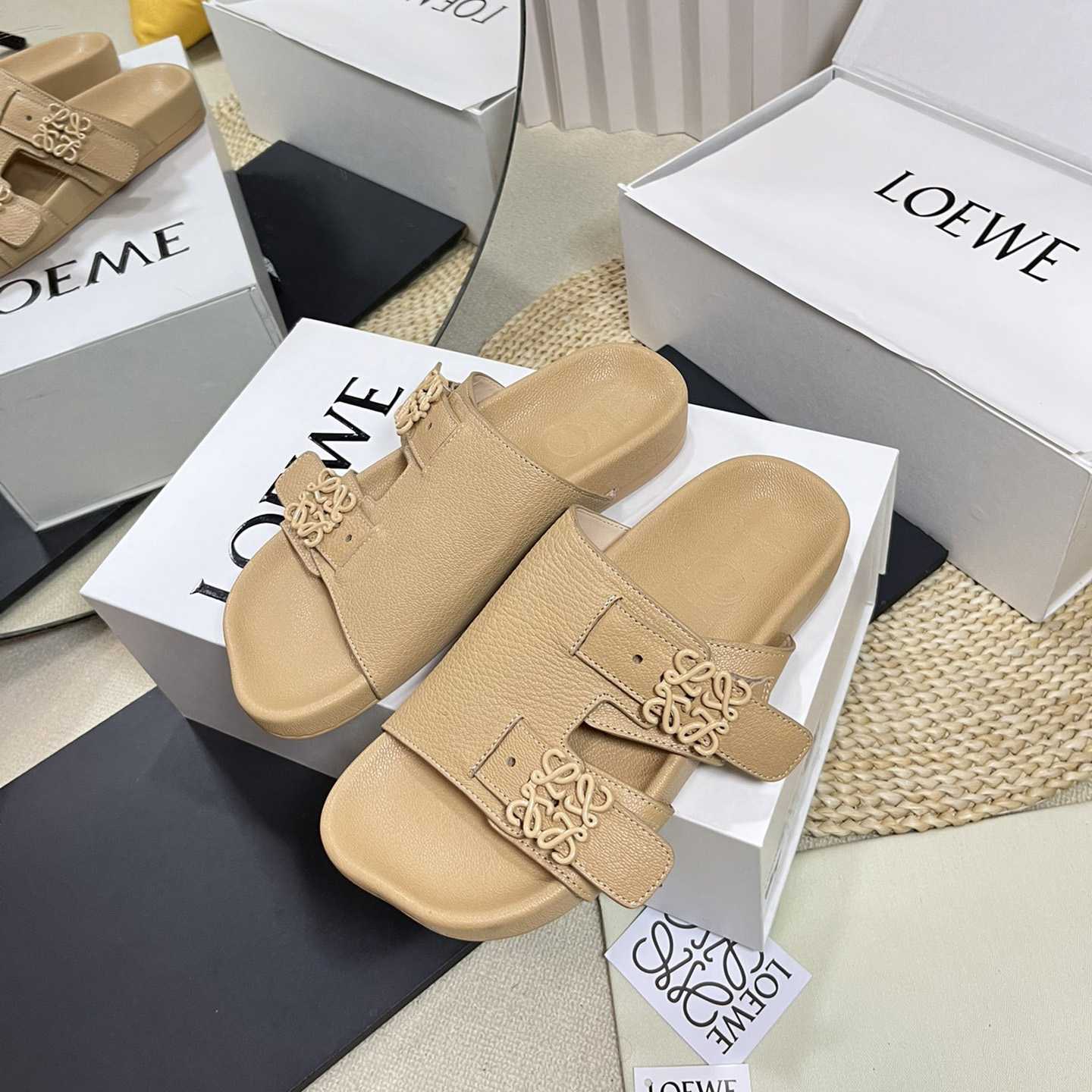 Loewe Ease slide In Goatskin - DesignerGu